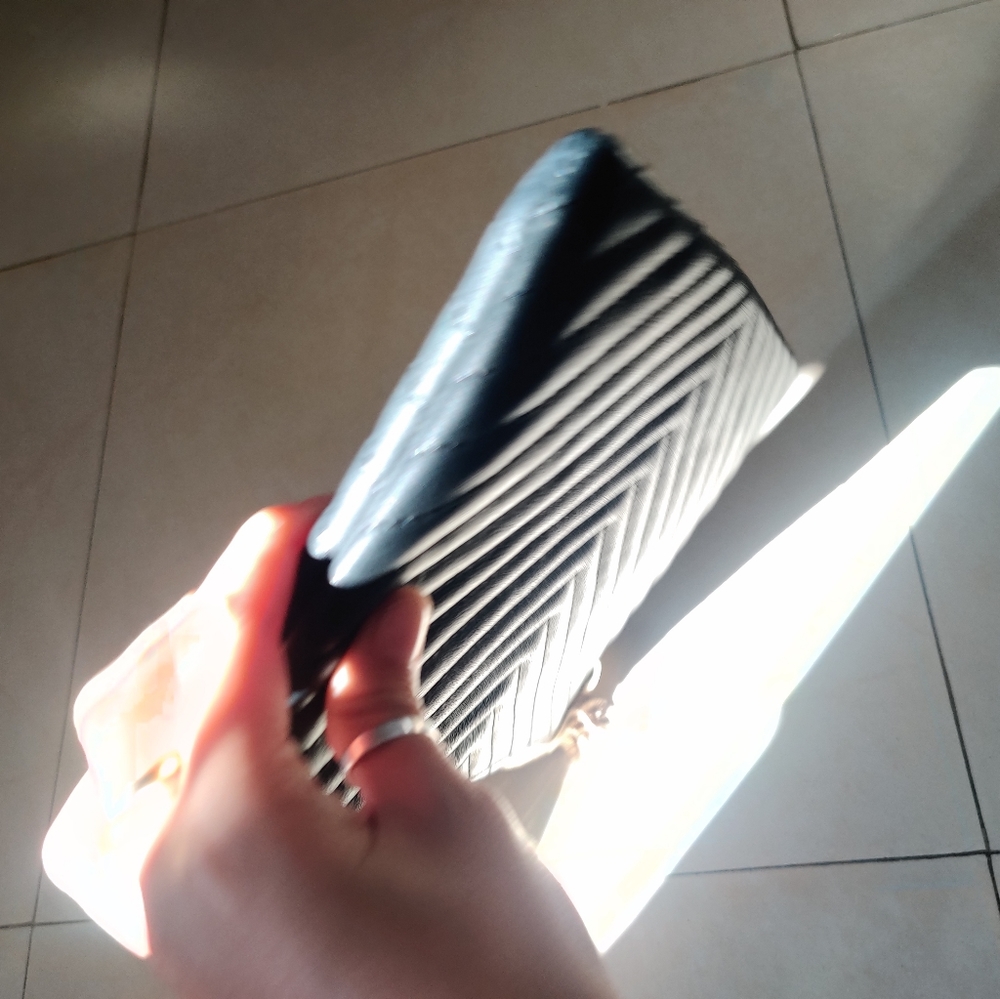 FOREVER NEW Black Chevron Wristlet - Picture 12 of 13